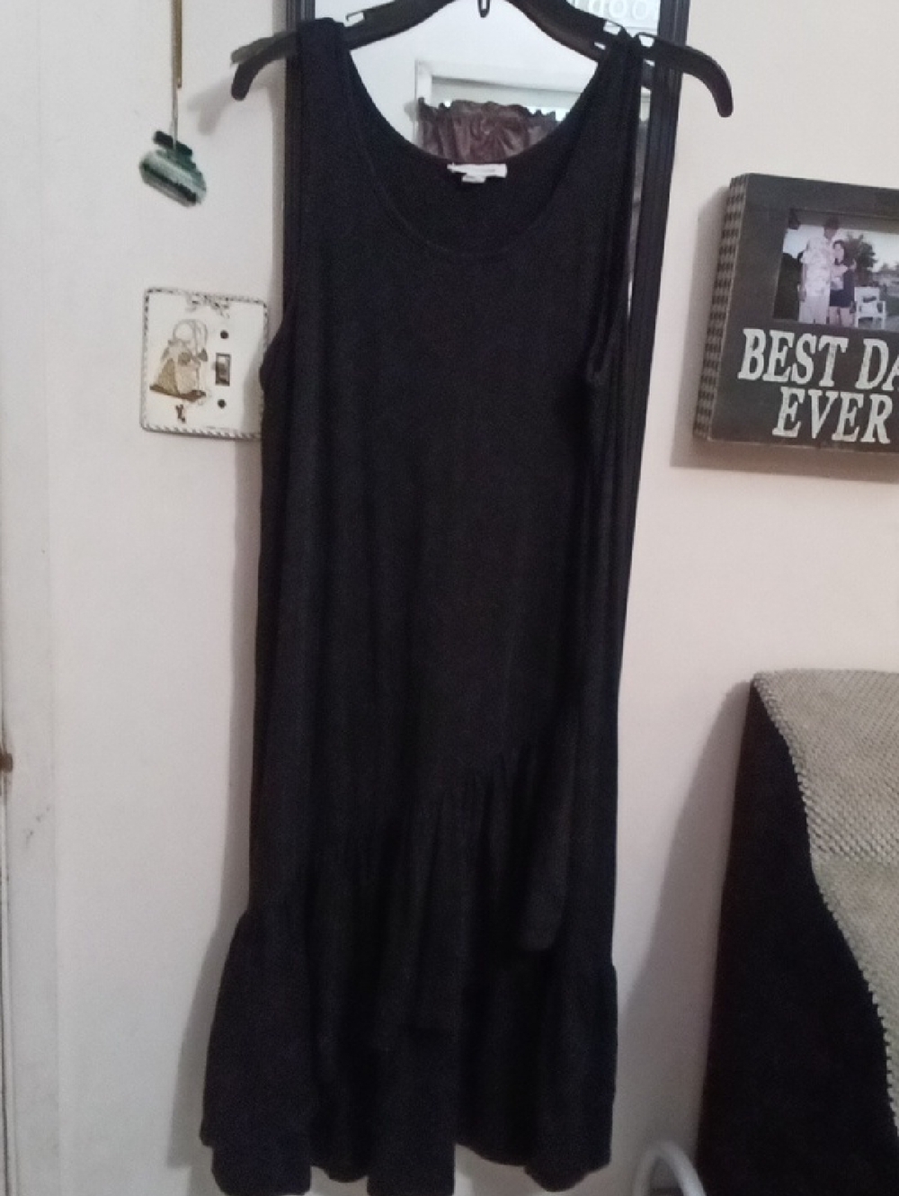 Women's Black Ruffled Hem Sleeveless Dress